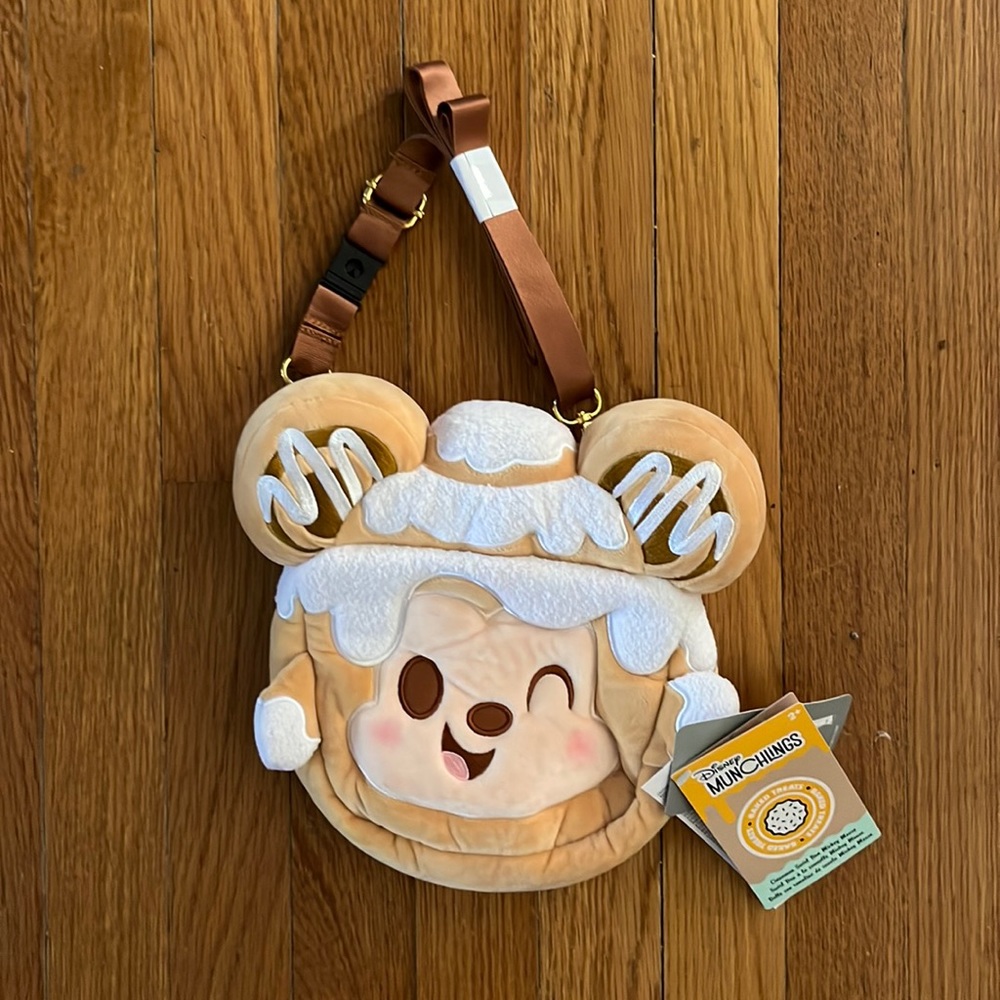 Disney munchlings crossbody bag